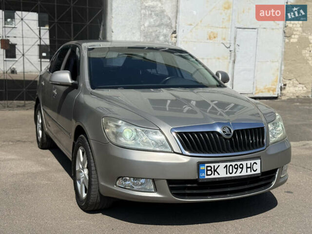 Бежевий Шкода Октавія, об'ємом двигуна 1.9 л та пробігом 278 тис. км за 6600 $, фото 7 на Automoto.ua