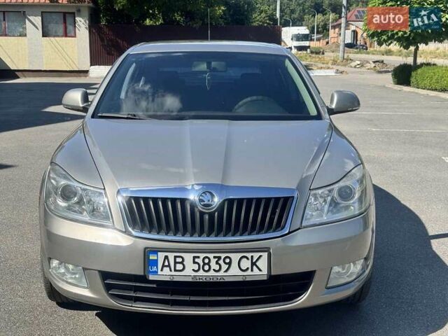 Бежевый Шкода Октавия, объемом двигателя 1.8 л и пробегом 212 тыс. км за 7999 $, фото 1 на Automoto.ua