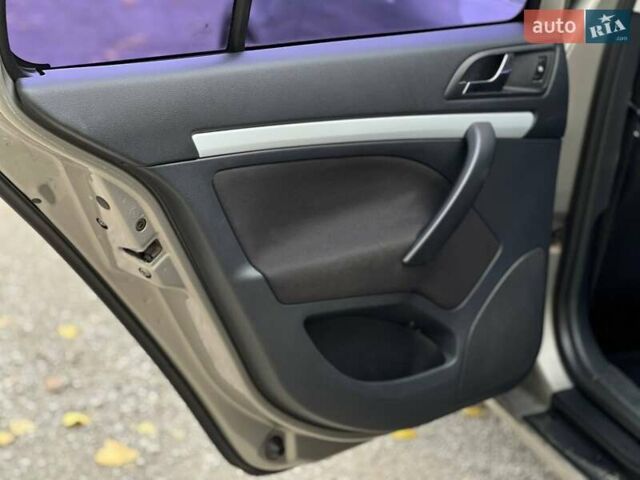 Бежевий Шкода Октавія, об'ємом двигуна 1.8 л та пробігом 170 тис. км за 7700 $, фото 11 на Automoto.ua