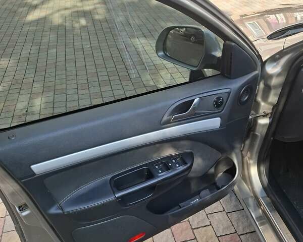 Бежевый Шкода Октавия, объемом двигателя 1.8 л и пробегом 209 тыс. км за 6500 $, фото 6 на Automoto.ua