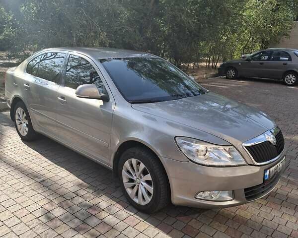 Бежевый Шкода Октавия, объемом двигателя 1.8 л и пробегом 209 тыс. км за 6500 $, фото 4 на Automoto.ua