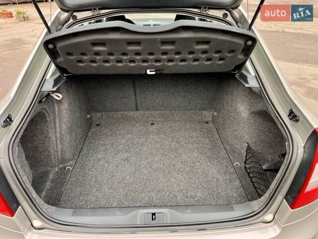 Бежевий Шкода Октавія, об'ємом двигуна 1.6 л та пробігом 59 тис. км за 10700 $, фото 47 на Automoto.ua