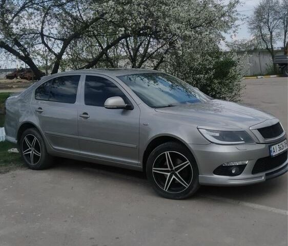 Шкода Октавія 2010 у Києві на Automoto.ua Бежевий Шкода Октавія, об'ємом двигуна 2 л та пробігом 270 тис. км за 8500 $, фото 2 на Automoto.ua