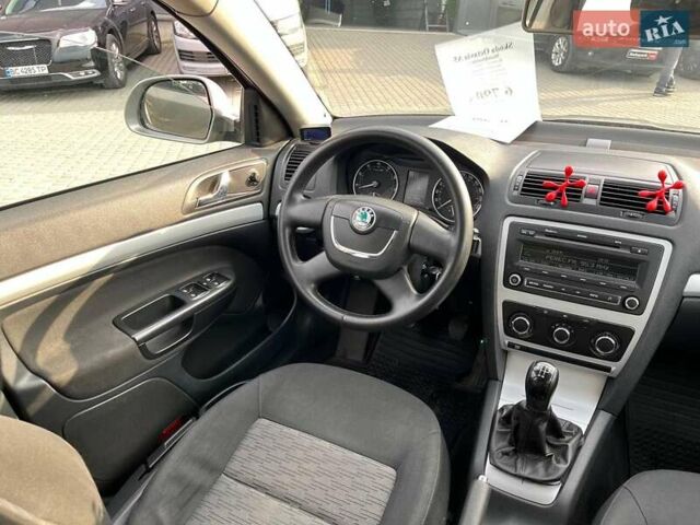 Бежевый Шкода Октавия, объемом двигателя 1.6 л и пробегом 214 тыс. км за 6790 $, фото 27 на Automoto.ua