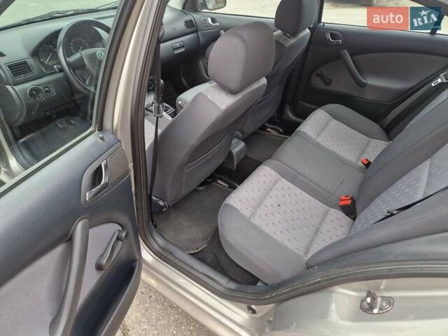 Бежевий Шкода Октавія, об'ємом двигуна 1.6 л та пробігом 188 тис. км за 6900 $, фото 12 на Automoto.ua