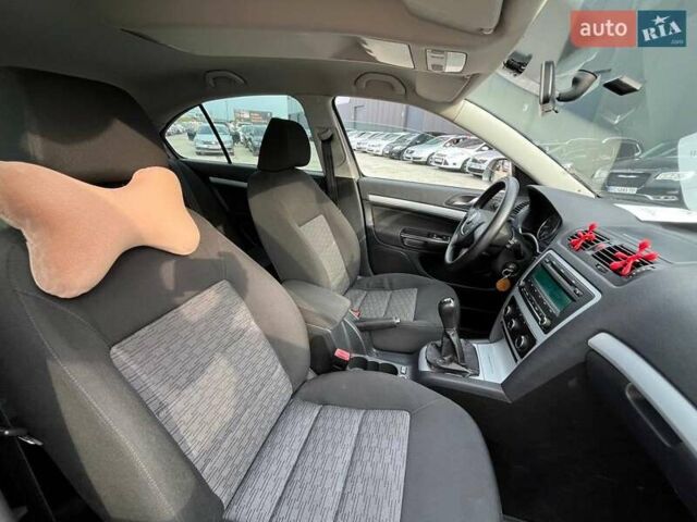 Бежевый Шкода Октавия, объемом двигателя 1.6 л и пробегом 214 тыс. км за 6790 $, фото 32 на Automoto.ua