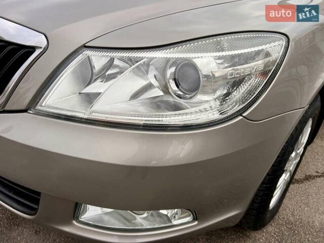 Бежевий Шкода Октавія, об'ємом двигуна 1.6 л та пробігом 59 тис. км за 10700 $, фото 21 на Automoto.ua