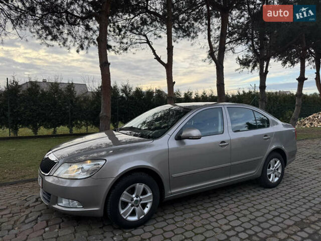 Бежевый Шкода Октавия, объемом двигателя 1.2 л и пробегом 255 тыс. км за 6700 $, фото 1 на Automoto.ua