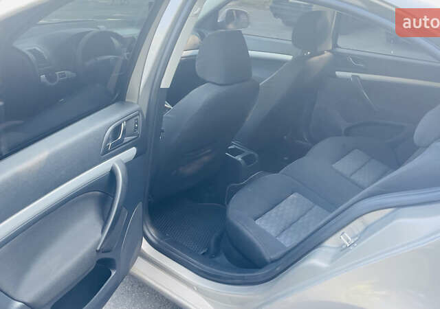 Бежевый Шкода Октавия, объемом двигателя 1.6 л и пробегом 228 тыс. км за 7650 $, фото 9 на Automoto.ua