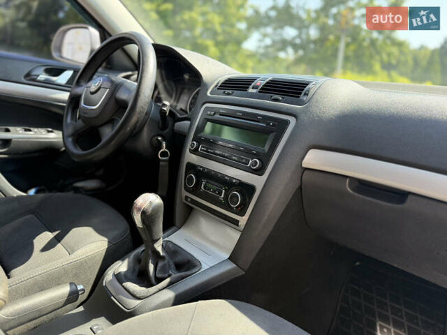 Бежевий Шкода Октавія, об'ємом двигуна 1.9 л та пробігом 278 тис. км за 6600 $, фото 31 на Automoto.ua