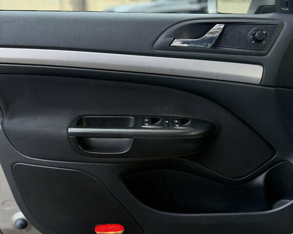 Бежевый Шкода Октавия, объемом двигателя 1.2 л и пробегом 255 тыс. км за 6700 $, фото 21 на Automoto.ua