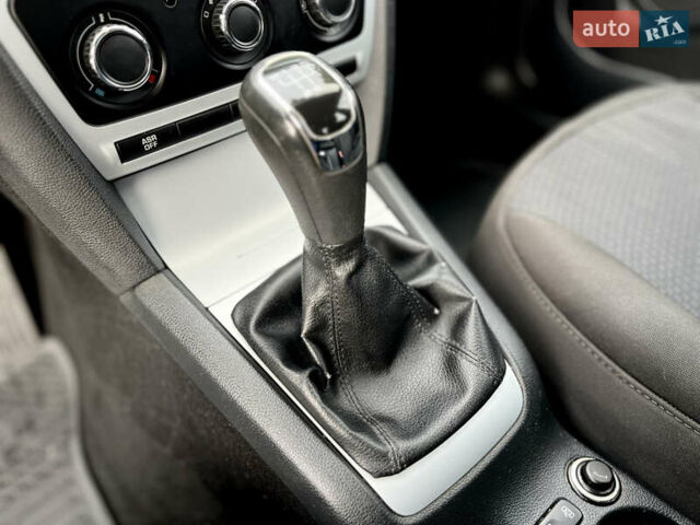 Бежевий Шкода Октавія, об'ємом двигуна 1.6 л та пробігом 226 тис. км за 8100 $, фото 35 на Automoto.ua