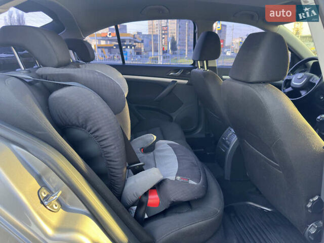 Бежевый Шкода Октавия, объемом двигателя 1.8 л и пробегом 143 тыс. км за 8990 $, фото 28 на Automoto.ua