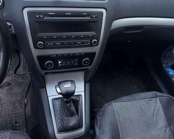 Бежевый Шкода Октавия, объемом двигателя 1.8 л и пробегом 167 тыс. км за 9999 $, фото 12 на Automoto.ua