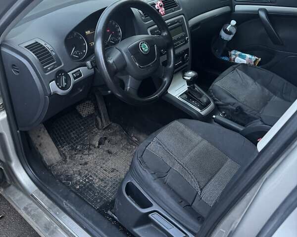 Бежевый Шкода Октавия, объемом двигателя 1.8 л и пробегом 167 тыс. км за 9999 $, фото 7 на Automoto.ua