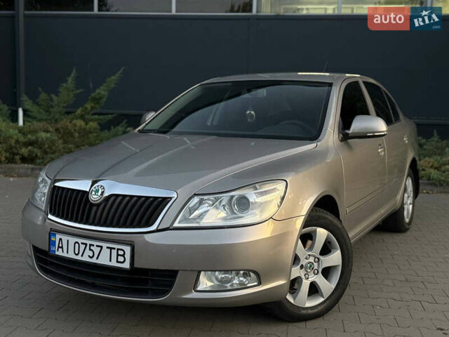 Бежевый Шкода Октавия, объемом двигателя 1.8 л и пробегом 187 тыс. км за 7500 $, фото 3 на Automoto.ua