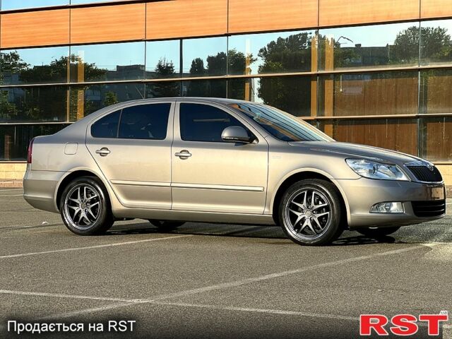 Бежевый Шкода Октавия, объемом двигателя 1.2 л и пробегом 190 тыс. км за 6900 $, фото 6 на Automoto.ua