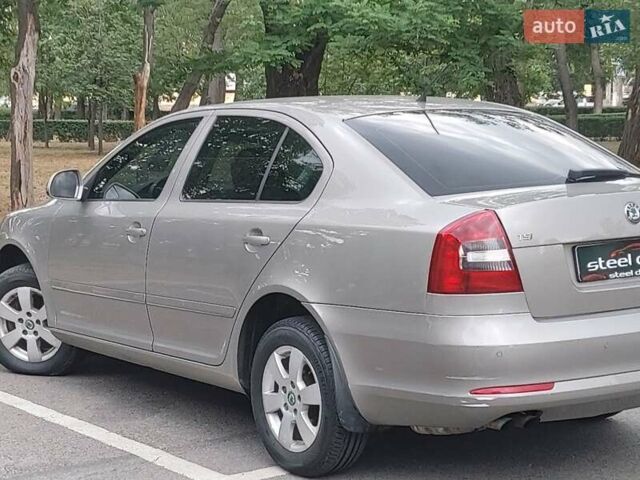 Бежевый Шкода Октавия, объемом двигателя 1.8 л и пробегом 137 тыс. км за 7599 $, фото 10 на Automoto.ua