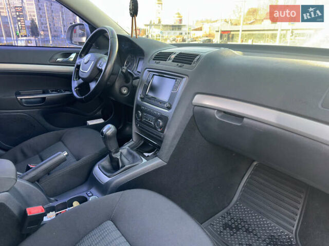 Бежевый Шкода Октавия, объемом двигателя 1.8 л и пробегом 143 тыс. км за 8990 $, фото 26 на Automoto.ua