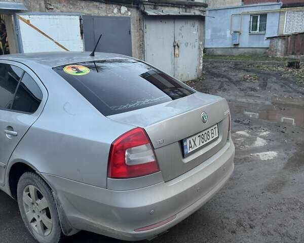 Бежевый Шкода Октавия, объемом двигателя 1.8 л и пробегом 167 тыс. км за 9999 $, фото 2 на Automoto.ua