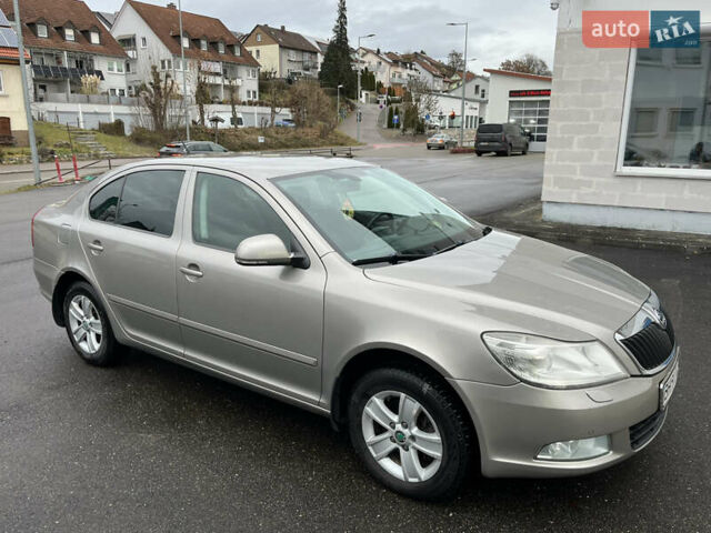 Бежевый Шкода Октавия, объемом двигателя 1.97 л и пробегом 250 тыс. км за 9500 $, фото 5 на Automoto.ua