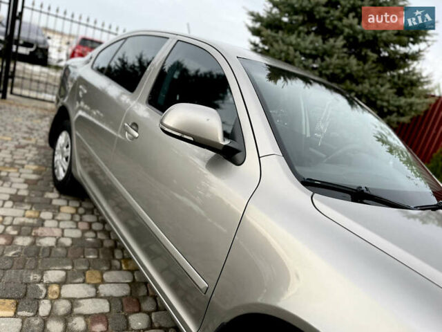 Бежевий Шкода Октавія, об'ємом двигуна 1.6 л та пробігом 226 тис. км за 8100 $, фото 2 на Automoto.ua