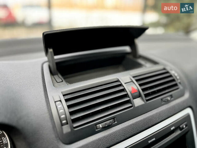 Бежевий Шкода Октавія, об'ємом двигуна 1.6 л та пробігом 226 тис. км за 8100 $, фото 32 на Automoto.ua