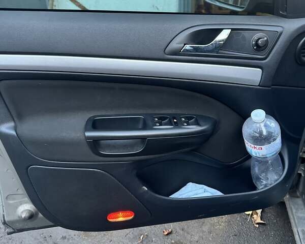 Бежевый Шкода Октавия, объемом двигателя 1.8 л и пробегом 167 тыс. км за 9999 $, фото 10 на Automoto.ua