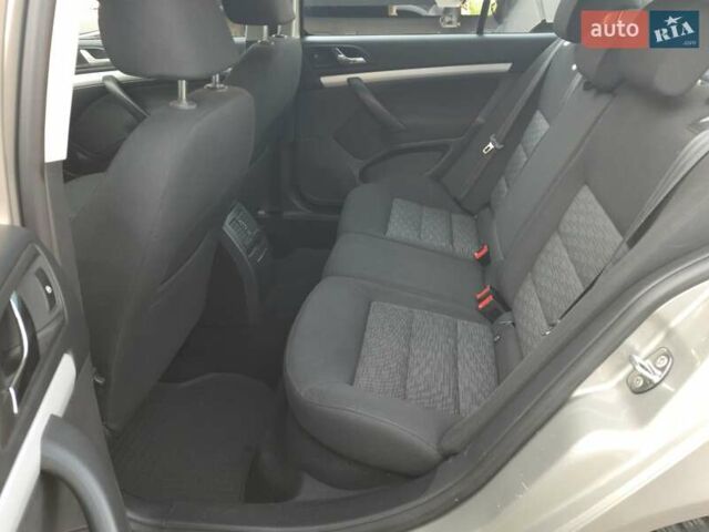 Бежевый Шкода Октавия, объемом двигателя 1.4 л и пробегом 218 тыс. км за 7199 $, фото 28 на Automoto.ua