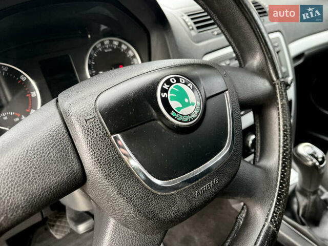 Бежевий Шкода Октавія, об'ємом двигуна 1.6 л та пробігом 226 тис. км за 8100 $, фото 27 на Automoto.ua