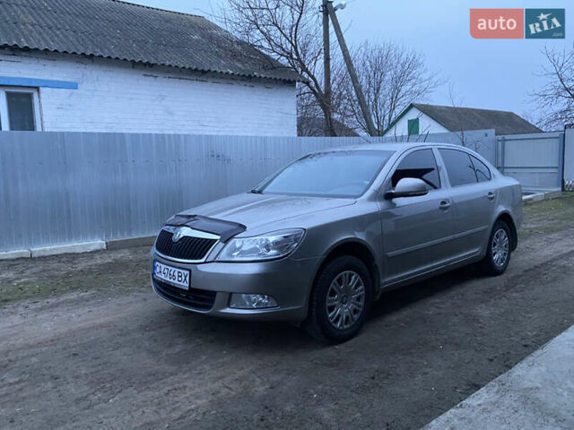 Бежевый Шкода Октавия, объемом двигателя 1.8 л и пробегом 155 тыс. км за 8300 $, фото 4 на Automoto.ua