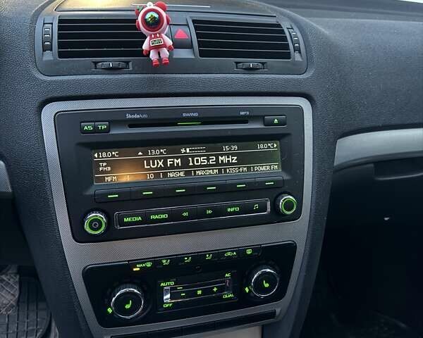 Бежевый Шкода Октавия, объемом двигателя 1.8 л и пробегом 167 тыс. км за 9999 $, фото 9 на Automoto.ua