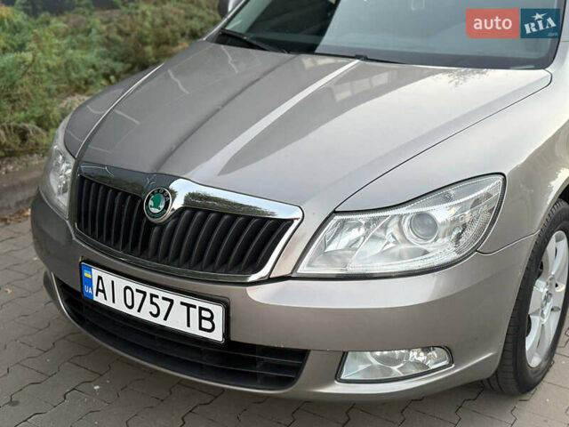 Бежевый Шкода Октавия, объемом двигателя 1.8 л и пробегом 187 тыс. км за 7500 $, фото 5 на Automoto.ua