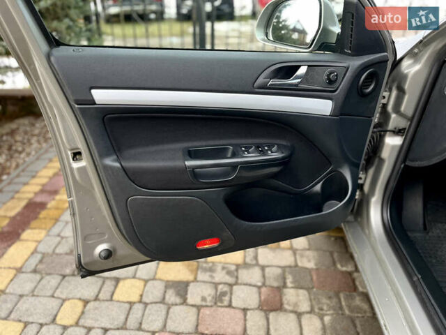 Бежевий Шкода Октавія, об'ємом двигуна 1.6 л та пробігом 226 тис. км за 8100 $, фото 46 на Automoto.ua