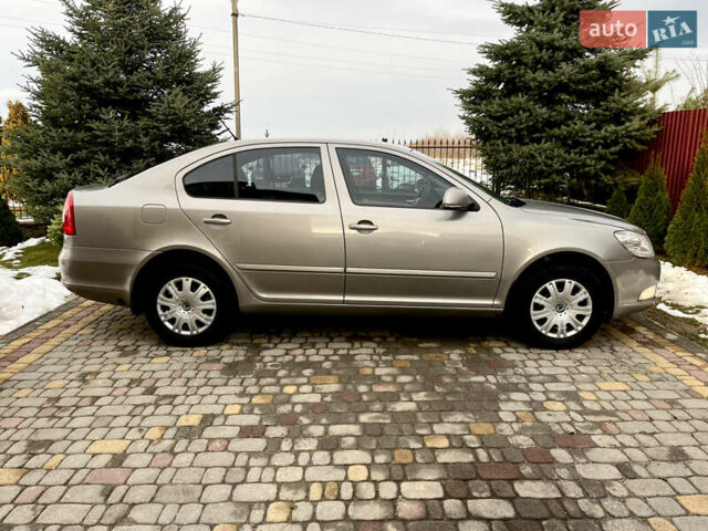 Бежевий Шкода Октавія, об'ємом двигуна 1.6 л та пробігом 226 тис. км за 8100 $, фото 8 на Automoto.ua