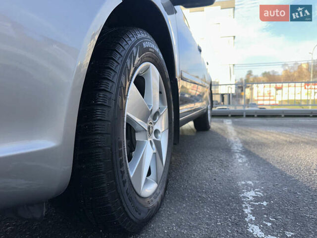 Бежевый Шкода Октавия, объемом двигателя 1.8 л и пробегом 143 тыс. км за 8990 $, фото 2 на Automoto.ua