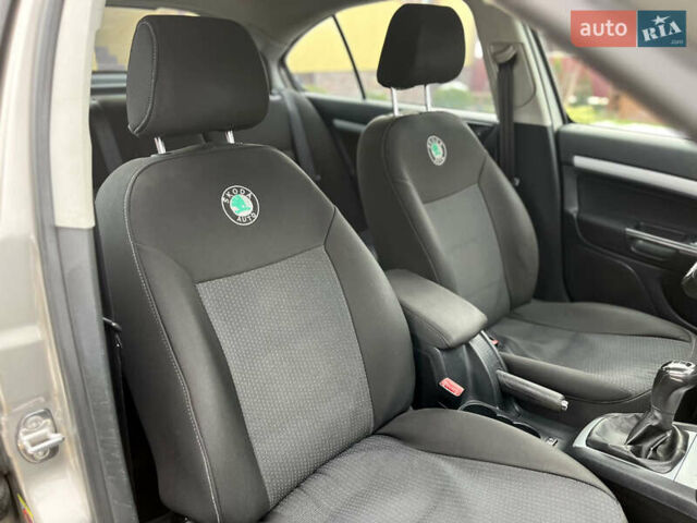 Бежевий Шкода Октавія, об'ємом двигуна 1.6 л та пробігом 226 тис. км за 8100 $, фото 41 на Automoto.ua