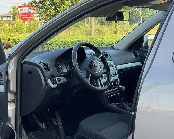 Шкода Октавія 2011 у Виноградове на Automoto.ua Бежевий Шкода Октавія, об'ємом двигуна 1.6 л та пробігом 320 тис. км за 7500 $, фото 9 на Automoto.ua