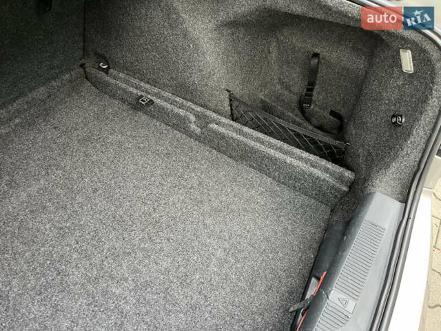 Бежевый Шкода Октавия, объемом двигателя 1.97 л и пробегом 250 тыс. км за 9500 $, фото 16 на Automoto.ua