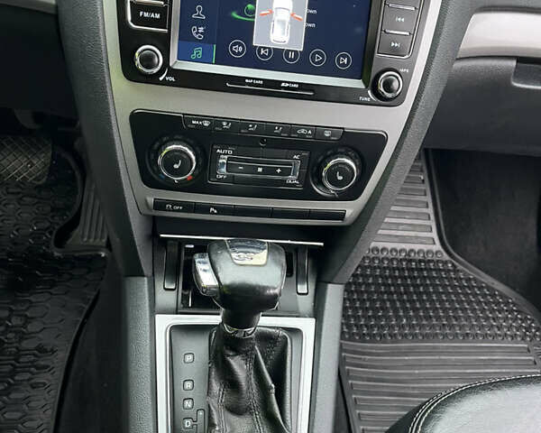 Бежевый Шкода Октавия, объемом двигателя 1.97 л и пробегом 250 тыс. км за 9500 $, фото 31 на Automoto.ua