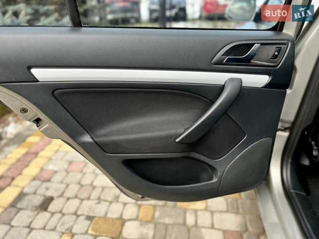 Бежевий Шкода Октавія, об'ємом двигуна 1.6 л та пробігом 226 тис. км за 8100 $, фото 50 на Automoto.ua