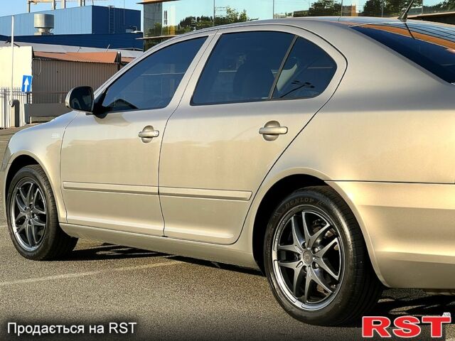 Бежевый Шкода Октавия, объемом двигателя 1.2 л и пробегом 190 тыс. км за 6900 $, фото 4 на Automoto.ua