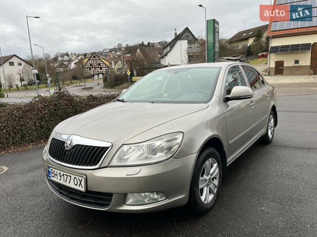 Бежевый Шкода Октавия, объемом двигателя 1.97 л и пробегом 250 тыс. км за 9500 $, фото 1 на Automoto.ua