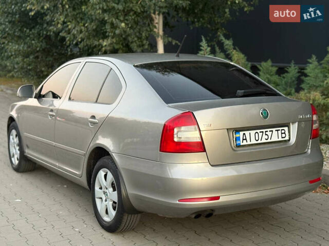 Бежевый Шкода Октавия, объемом двигателя 1.8 л и пробегом 187 тыс. км за 7500 $, фото 7 на Automoto.ua