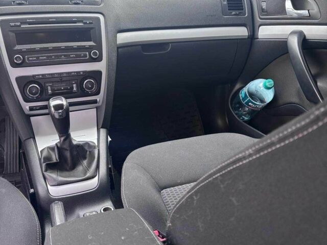 Бежевий Шкода Октавія, об'ємом двигуна 1.6 л та пробігом 184 тис. км за 8999 $, фото 4 на Automoto.ua