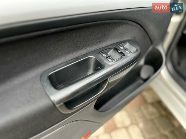 Бежевий Шкода Октавія, об'ємом двигуна 1.6 л та пробігом 226 тис. км за 8100 $, фото 47 на Automoto.ua