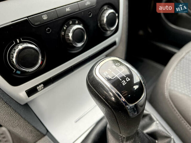 Бежевий Шкода Октавія, об'ємом двигуна 1.6 л та пробігом 226 тис. км за 8100 $, фото 36 на Automoto.ua