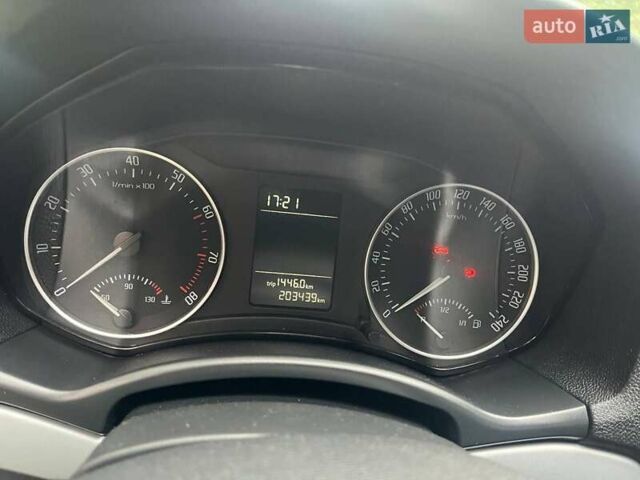 Бежевий Шкода Октавія, об'ємом двигуна 1.6 л та пробігом 204 тис. км за 8300 $, фото 14 на Automoto.ua