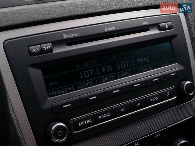 Бежевый Шкода Октавия, объемом двигателя 1.8 л и пробегом 137 тыс. км за 7599 $, фото 23 на Automoto.ua