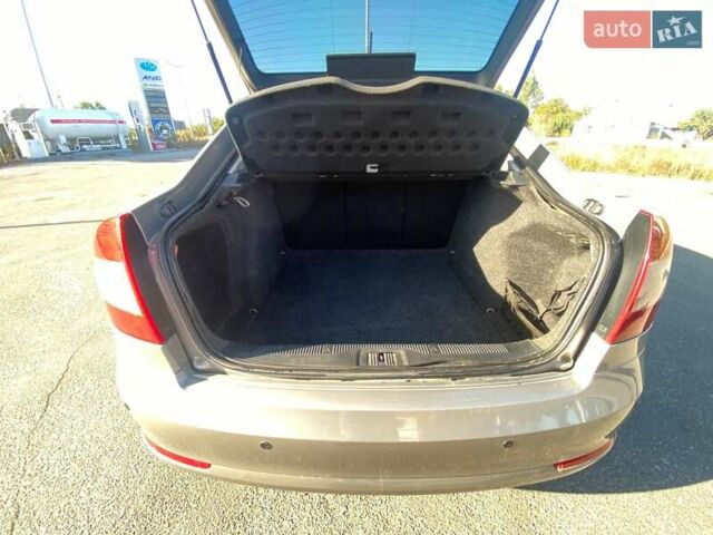 Бежевий Шкода Октавія, об'ємом двигуна 1.6 л та пробігом 253 тис. км за 7350 $, фото 11 на Automoto.ua